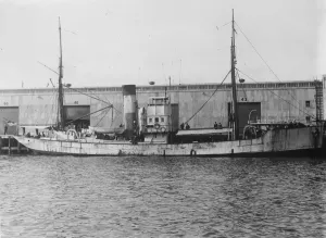 The New Zealand mine sweeper Wakakura. Wakakura had the Pennant number of T00 3