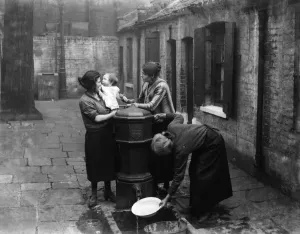 Newtons rents off Twine Court in Shadwell - the centre of one of the worst slums in Stepney