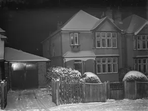 Nr 3 on Birchwood Avenue, Sidcup, Kent, covered in snow. December 1938