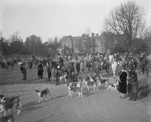 Framed Print : Old Berkeley hounds meet at Chequers. The meet showing Chequers in the background Framed Print : Old Berkeley hounds meet at Chequers. The meet showing Chequers in the background