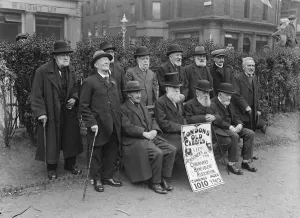 Twelve of the old boys who lorded it in the streets of London with hansom and growler
