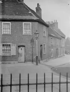 Old cottages on The Hill in Northfleet, Kent. 7 March 1938