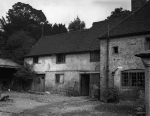 The old Peggy Bedford Inn, the famous 15 century hostelry on the Bath Road at Colnbrook