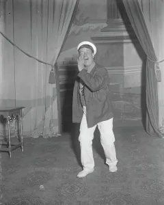 Old times of the music halls Leo Dryden, who will sing his old time hit The miners