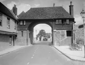 The Old Toll bridge at Sandwich. 21 August 1928