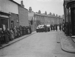 Crucifix Prints: The open - air Good Friday service in Chislehurst, Kent. 1938
