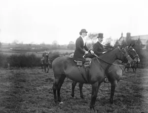 Opening meet of the Quorn Hunt at Kirby Gate. Sir Gerald and Lady Hanson. 7 November