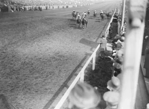 Outsider wins the City and Suburban at Epsom The city and Suburgan Handicap