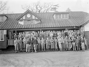 Green Collection: Oxford versus Cambridge golf beat at Sidcup. The players outside the clubhouse
