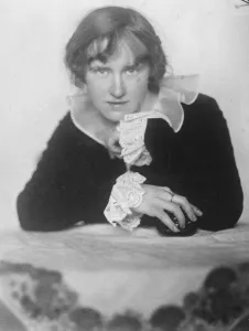 To paint the Prince of Wales Mlle Elizabeth Podvinetz of Prague, Czechoslavakias