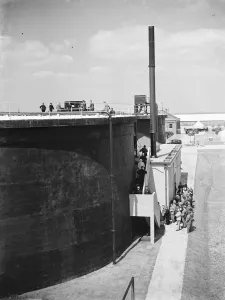 Works Prints: People visiting Dartford Sewage Treatment Works. 1935