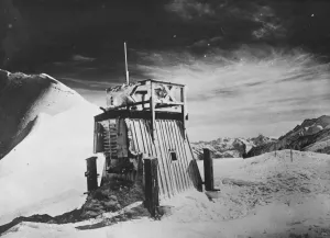 Weather Prints: Planted on eternal ice. New weather observatory on the Jung Frau. A weather observatory