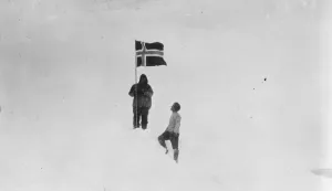 The polar flight Placing the flag in position 6 July 1925