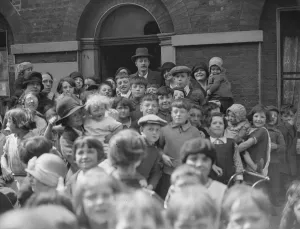 Mothers Prints: Polling day in Lambeth Mr Frank Briant and some of his constituents 30 May 1929