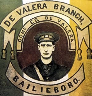 Easter Rising 1916 Collection: Portrait of Eamonn de Valera (born New York 1882) on an Irish Volunteers banner