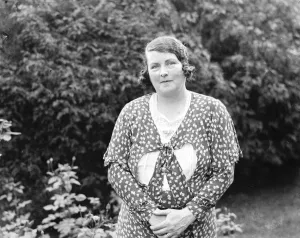 Lady Prints: A portrait of a woman at Kipping Cross, Kent. 1939