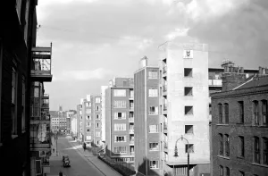 Post war development : New pre - fabricated council flats at Cromer Street, St Pancras