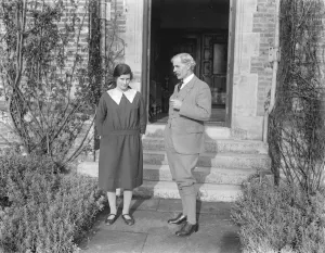 Premiers meet at Chequers Mr Ramsay MacDonalds first visit with his two daughters The Premier