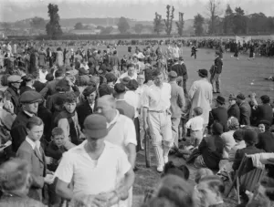 Spectators Prints: A press cricket team versus Newcross Speedway cricket team at Sidcup, Kent