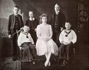 Family Collection: Prince Albert, Prince Henry, Prince Edward of Wales Prince John, Princess Mary
