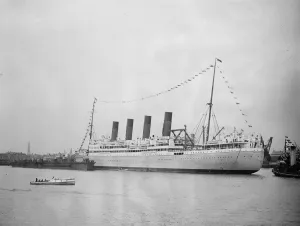Prince of Wales at Southampton. The Arundel Castle entering the huge floating dry
