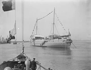Bunting Collection: Prince of Waless visit to the new Warspite at Greenhithe. 24 July 1923