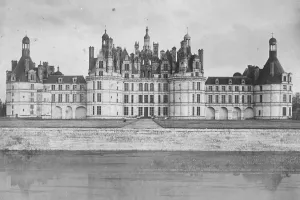 Three princes in a fight for a famous castle. Prince Elias of Bourbon - Parma is