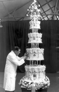 Princess Elizabeths Official Wedding Cake
