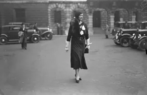 Single Prints: Private view day at the Royal Academy. Kathleen Lady Drogheda. 1932