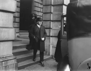 Full Length Prints: Private View at the Royal Academy Sir Charles Hawtrey leaving 28 April 1922
