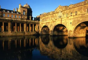Landmark Prints: The Pulteney Bridge, Bath, England ?2006 Charles Walker / TopFoto