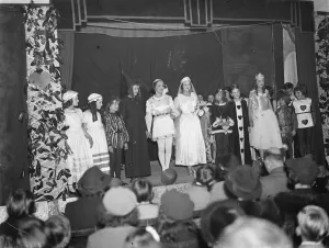 Performing Prints: The Queen of Hearts pantomime performed in Dartford, Kent. 1938