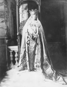Romania Prints: The Queen of Rumania in coronation dress 13 November 1922