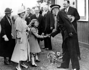 The Queen (then the Duchess of York) and Princess Elizabeth arrive at Glamis. Princess