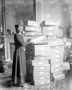 Queens work for women fund. Mrs C. Arthur Pearson 1914 - 1918