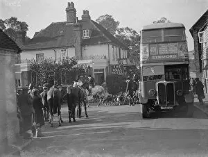 Animal Collection: R A Draghounds meet at the The Bull Hotel, Farningham. 31 October 1935