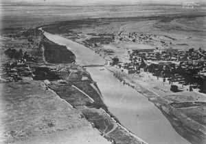 1920s 1920s 20s 20s Prints: The RAF take over the policing of Iraq. An aerial view of Divanijah on the Euphrates