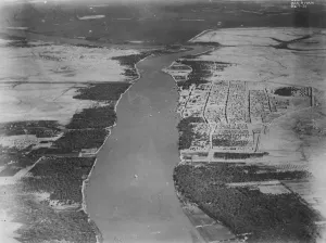 1920s 1920s 20s 20s Prints: The RAF take over the policing of Iraq. An aerial view of Nasiriyah on the Euphrates