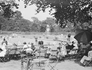 Fashionista Prints: Ranelagh farm polo club. The new bathing pool 27 July 1933