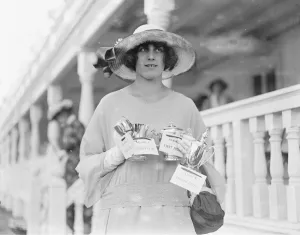Ranelagh Polo club - Horse and Polo Show Hon Anne Lytton ( daughter of Lady Wentworth