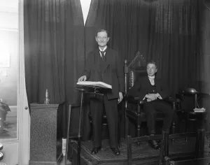 Rear Admiral lectures on Love. Rear Admiral J N Thompson, RN, FSP, delivering