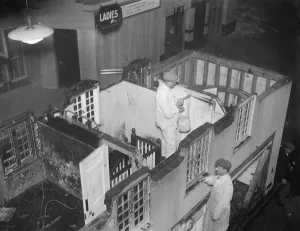London Life Prints: Repairing Princess Elizabeths model house at the Olympia. Immediately on arrival