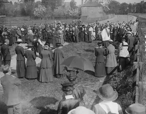 Reverend J Walton blesses the war allotments at Croydon General view of the service
