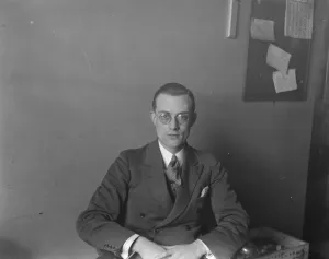 Reynolds, Central News staff, July 1926