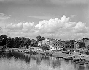 1950s Collection: The river Thames at Richmond, London, England. 1950s