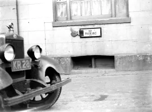 Road sign in Penshurst, Kent. 1933