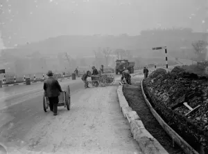 Roads Prints: Road works at Farningham in Kent. Workmen banking the road. 1936