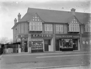 Robins Shop - E F Tovey 1935