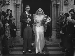 Royal Artillery Officer weds. Captain Ed Giles Lang, RA, was married to Miss