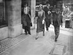 Royal bride to be unrecognised in Bond Street. Lady Alice Scott unrecognised as